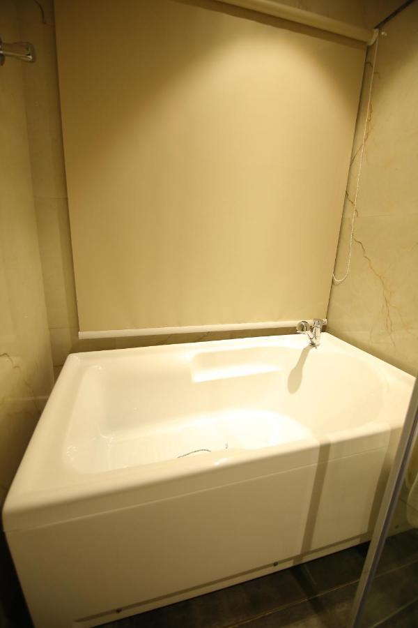 Sri Sri Sri Hotel Khammam Экстерьер фото