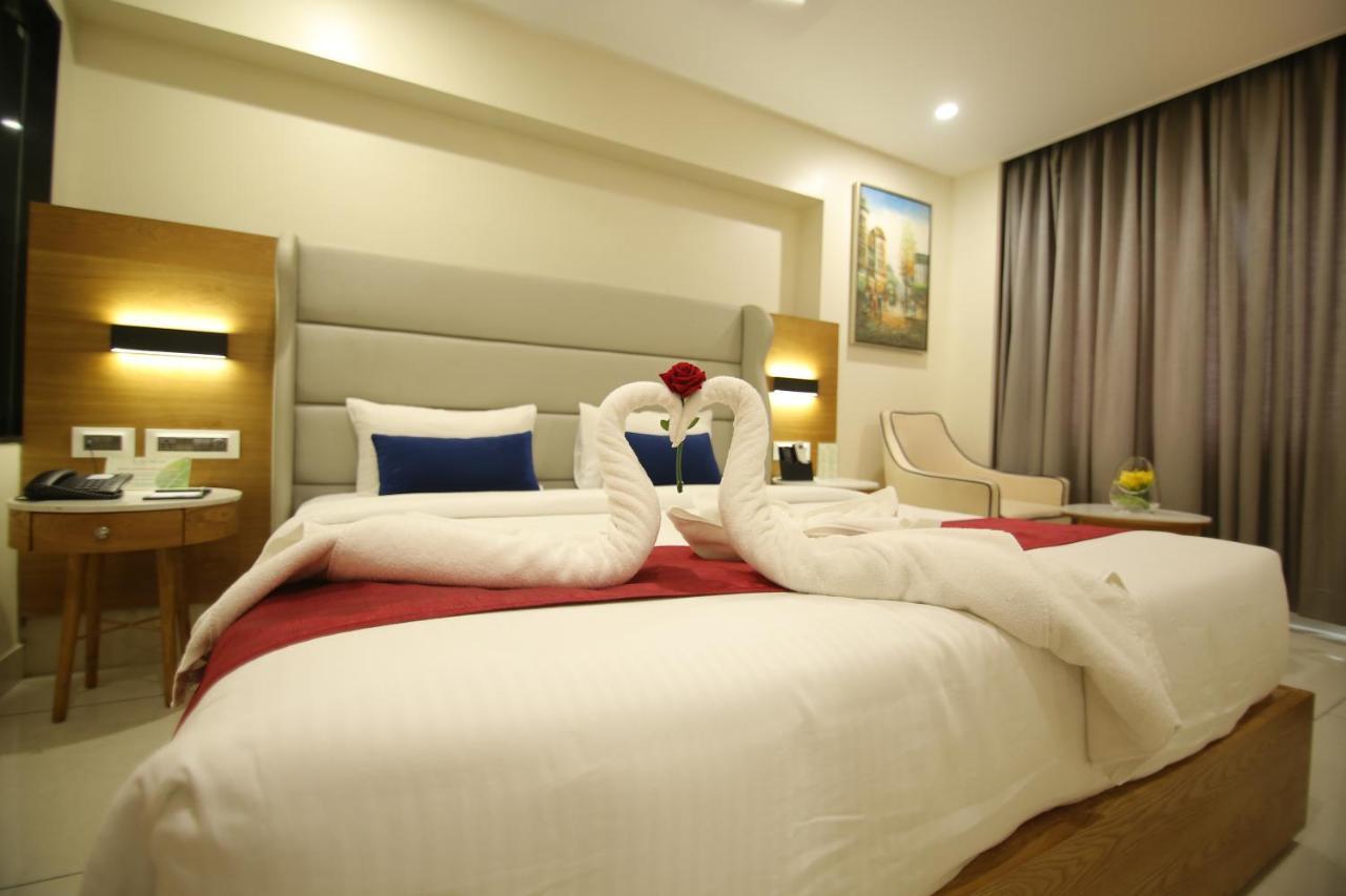 Sri Sri Sri Hotel Khammam Экстерьер фото